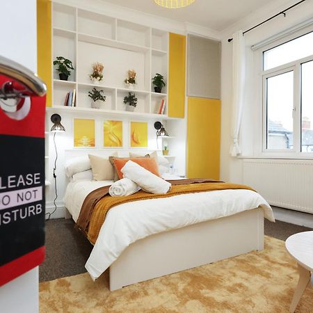 Cardiff City Guesthouse, Central Rooms, Fast Wi-Fi, On-Street Parking Buitenkant foto