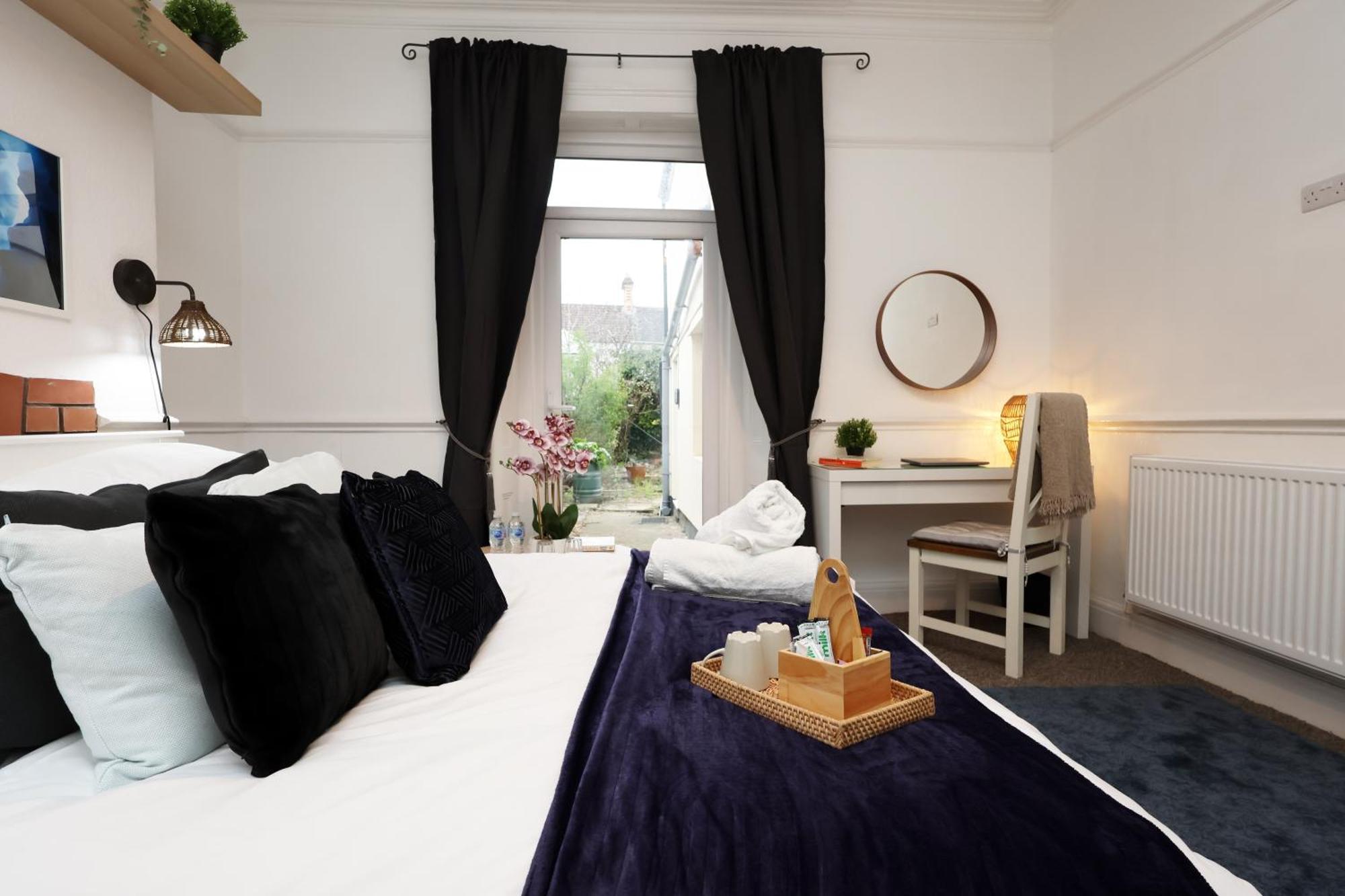 Cardiff City Guesthouse, Central Rooms, Fast Wi-Fi, On-Street Parking Buitenkant foto