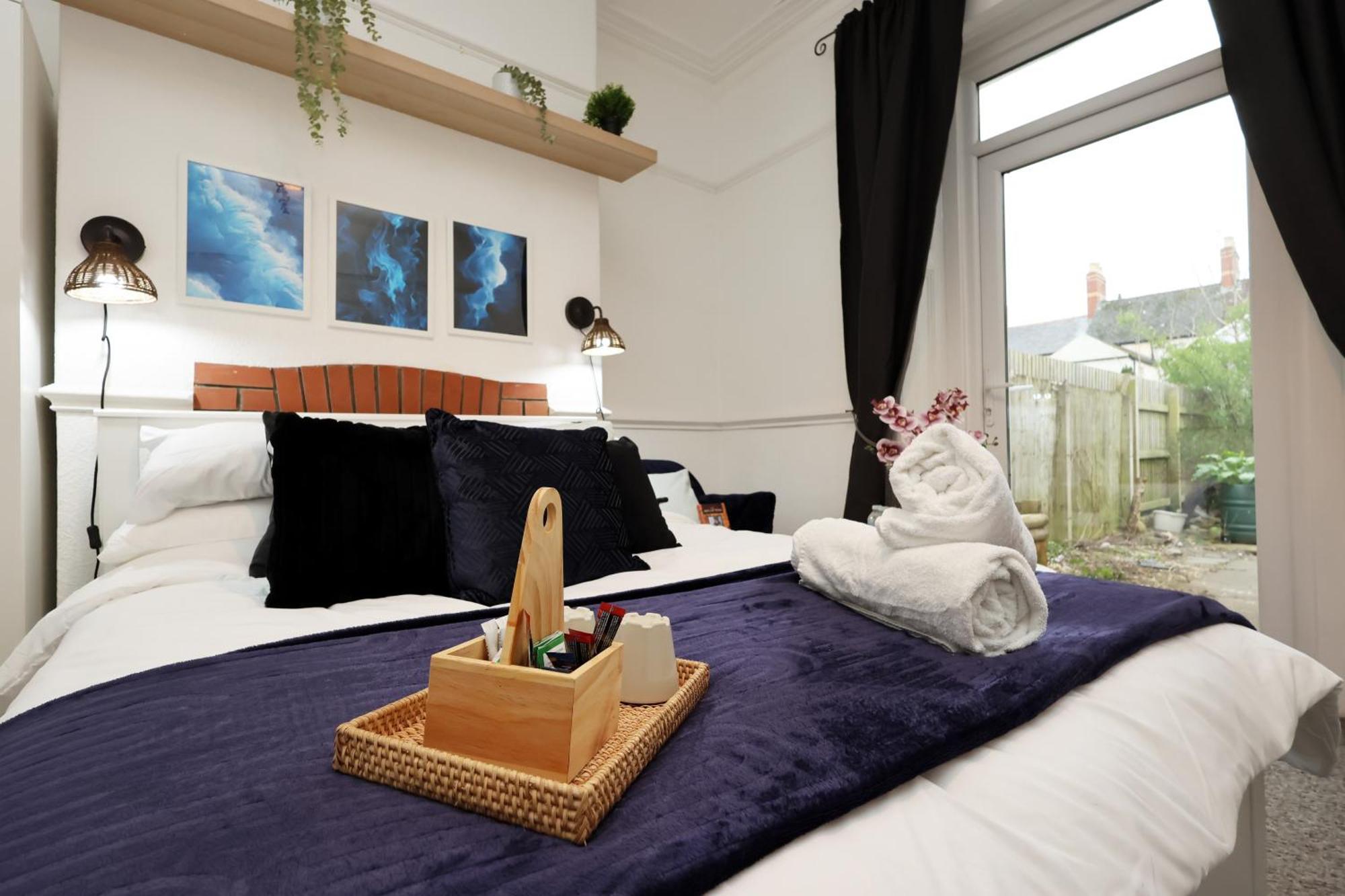 Cardiff City Guesthouse, Central Rooms, Fast Wi-Fi, On-Street Parking Buitenkant foto